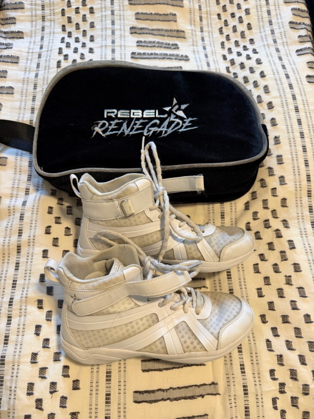 Rebel cheer shoes. Size 6 1/2. Great condition. White.